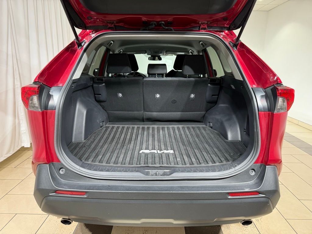 Thumbnail: 2020 Toyota RAV4 - 11