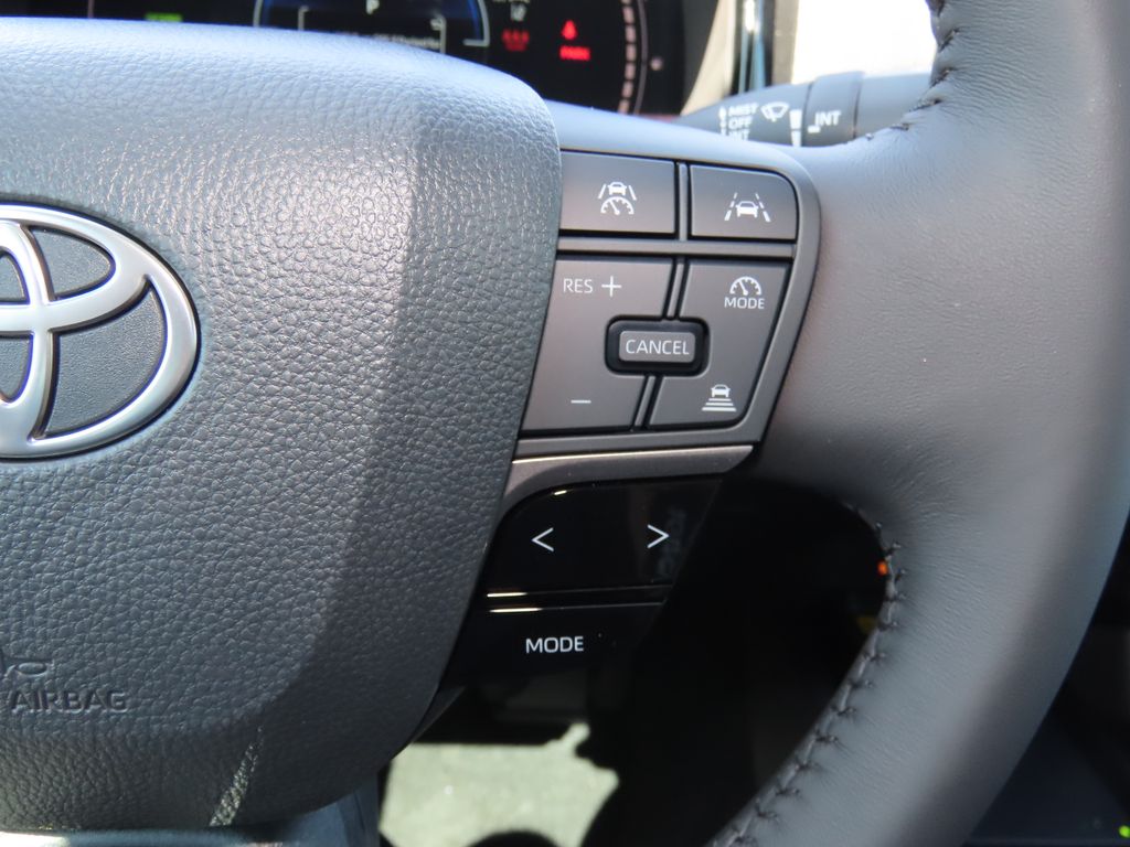 2025 Toyota Camry LE 12