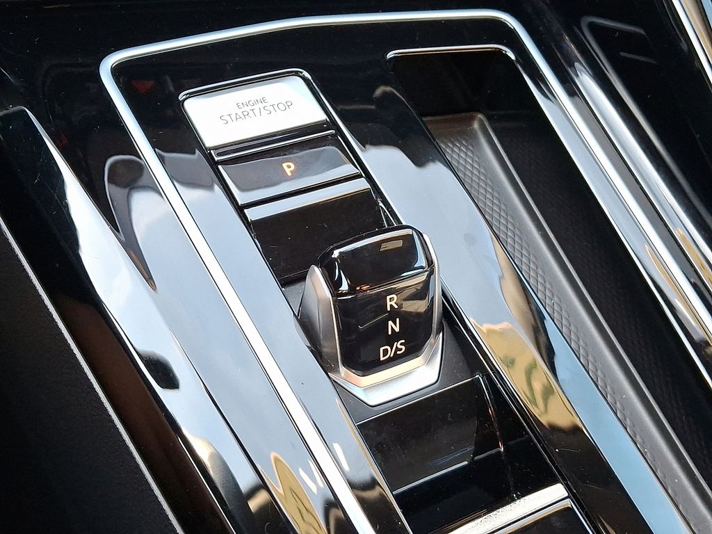 Thumbnail: 2023 Volkswagen Golf - 15