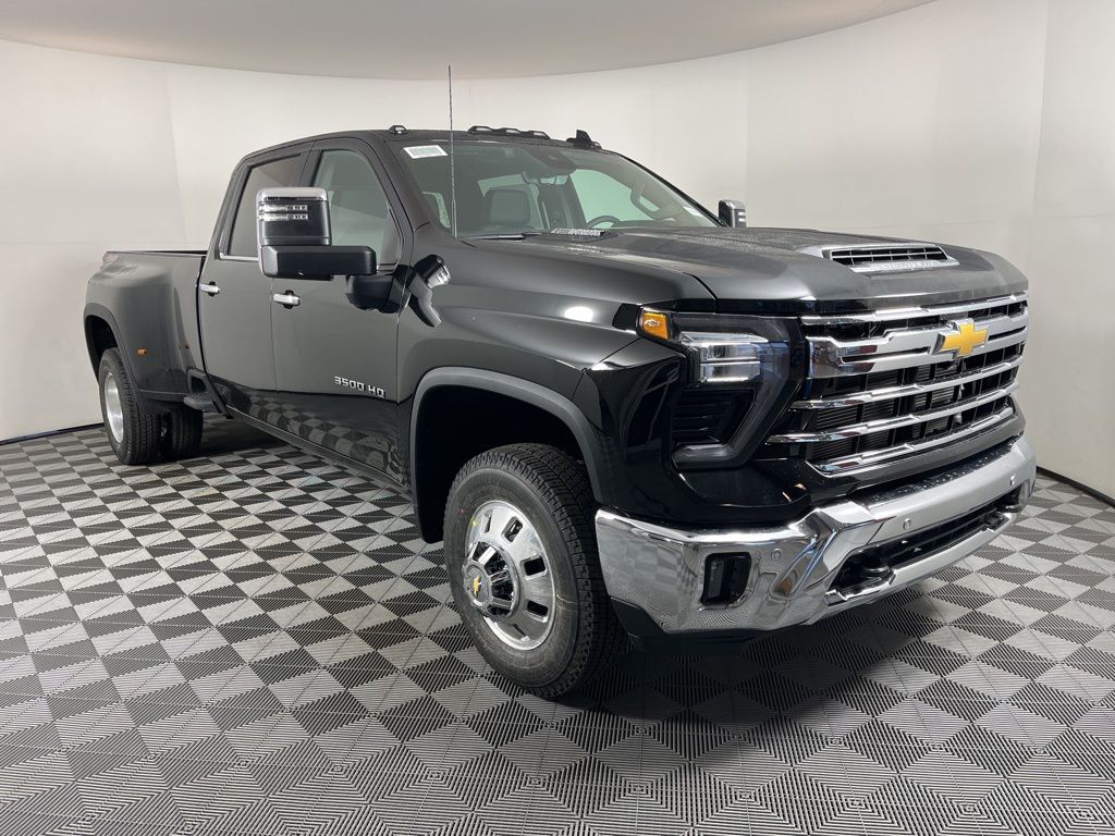 2025 Chevrolet Silverado 3500 LTZ 16