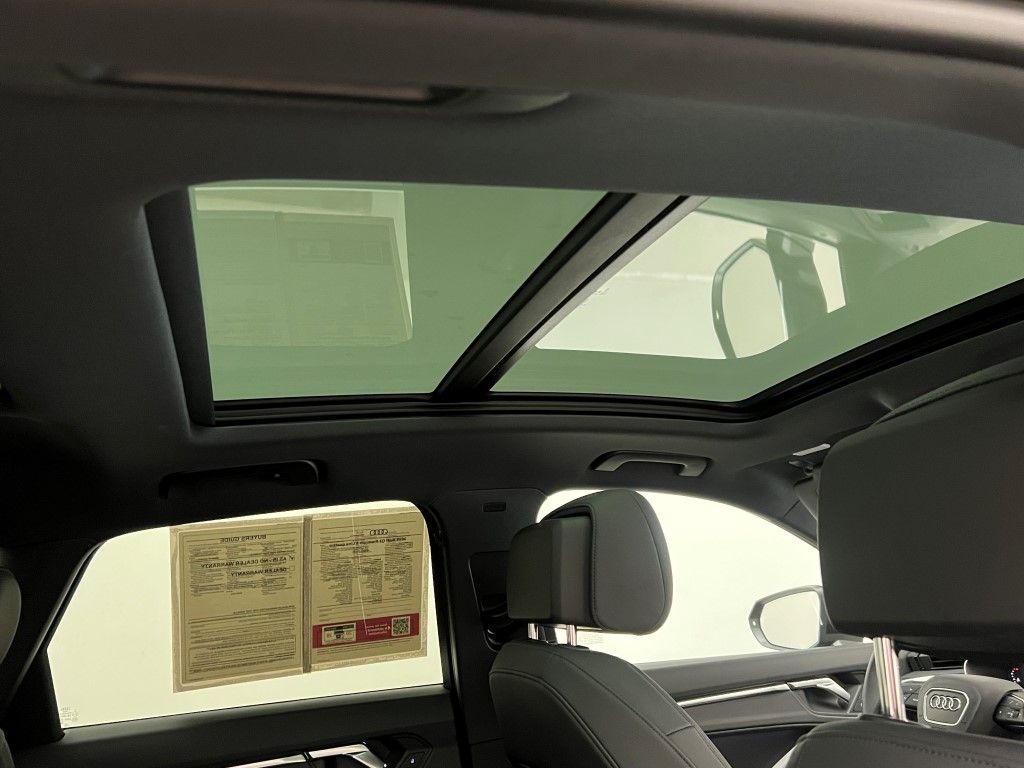 Thumbnail: 2025 Audi Q3 - 18