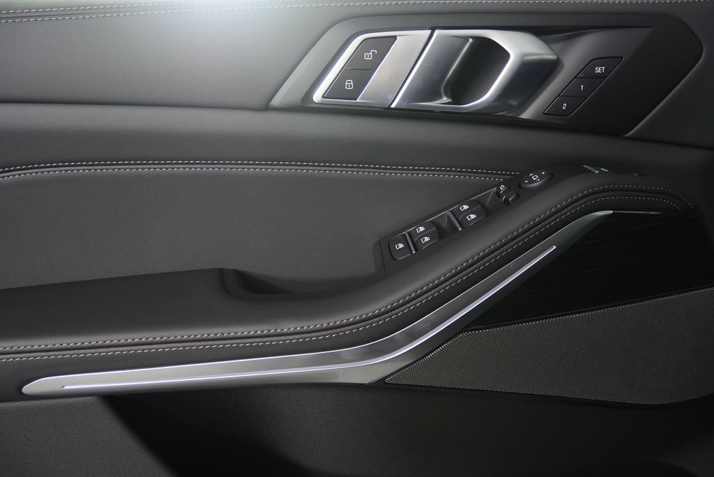 Thumbnail: 2026 BMW X5 - 9