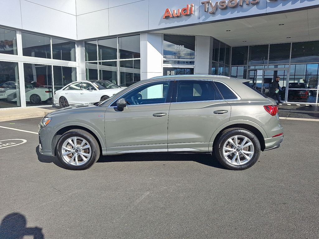 Thumbnail: 2023 Audi Q3 - 7