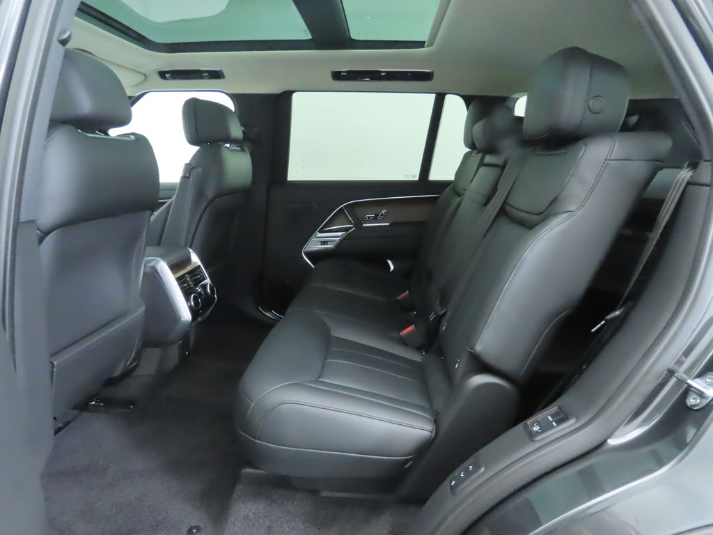 Thumbnail: 2025 Land Rover Range Rover - 22