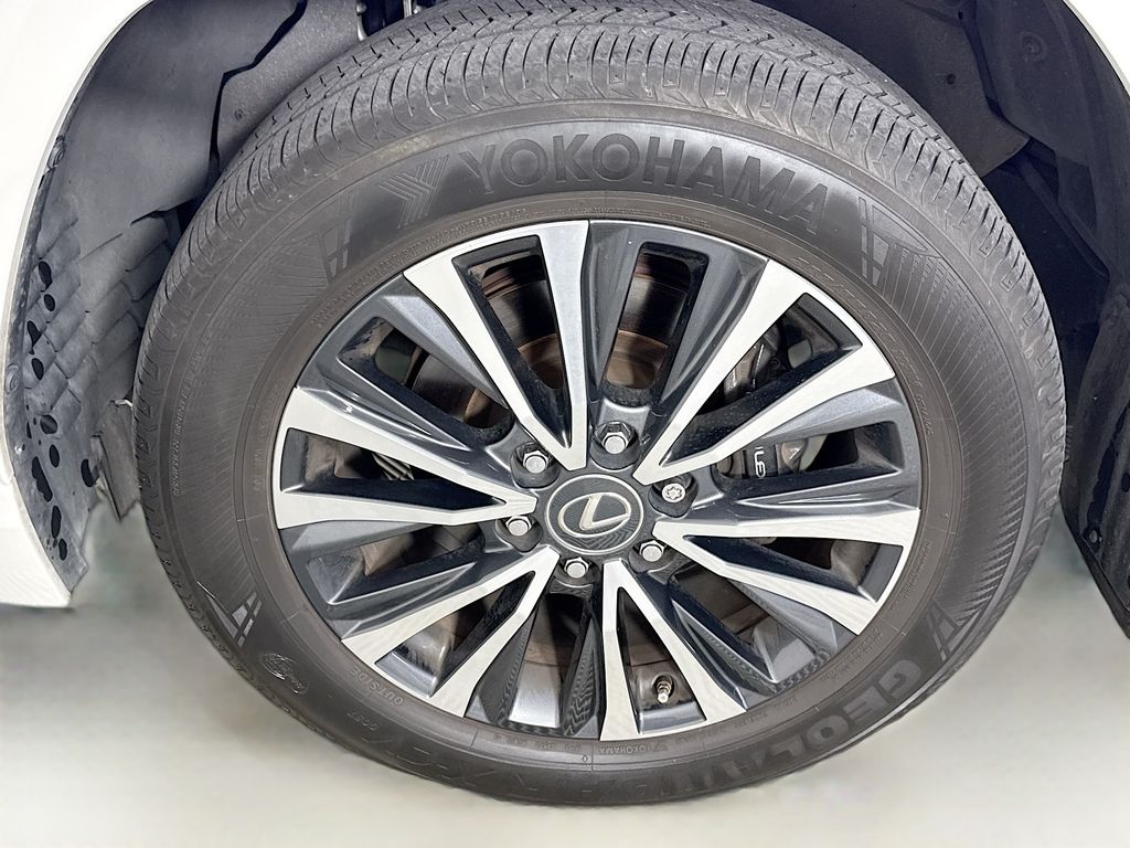 Thumbnail: 2022 Lexus LX - 31