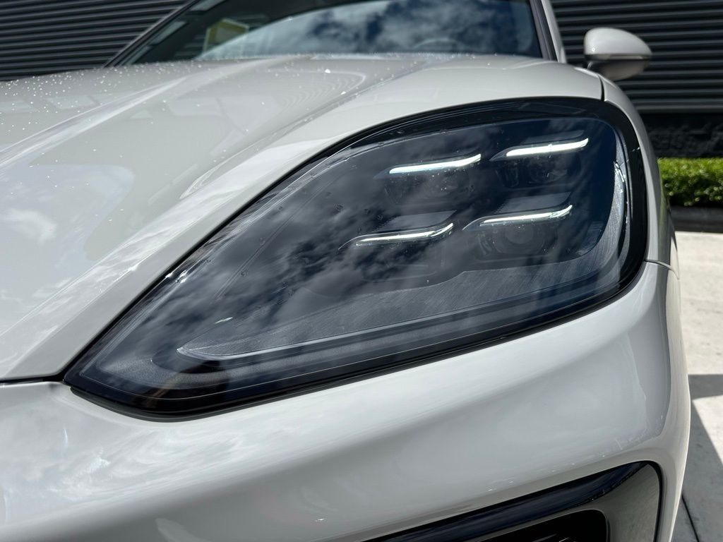 Thumbnail: 2026 Porsche Cayenne - 13