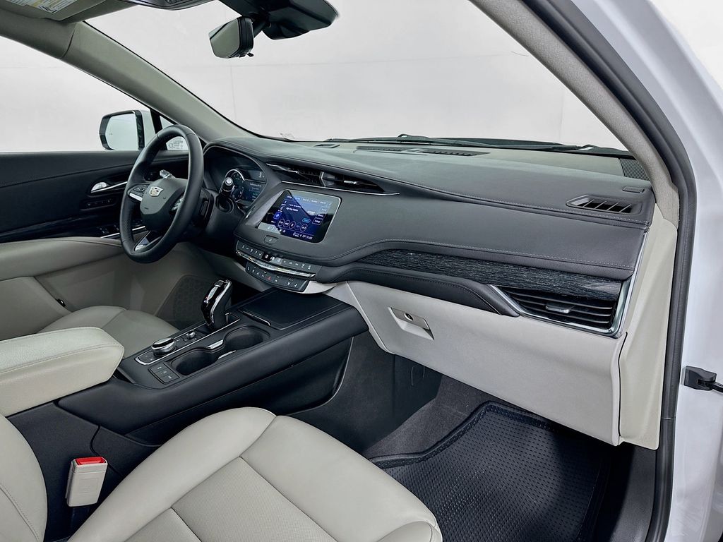 2022 Cadillac XT4 Premium Luxury 29