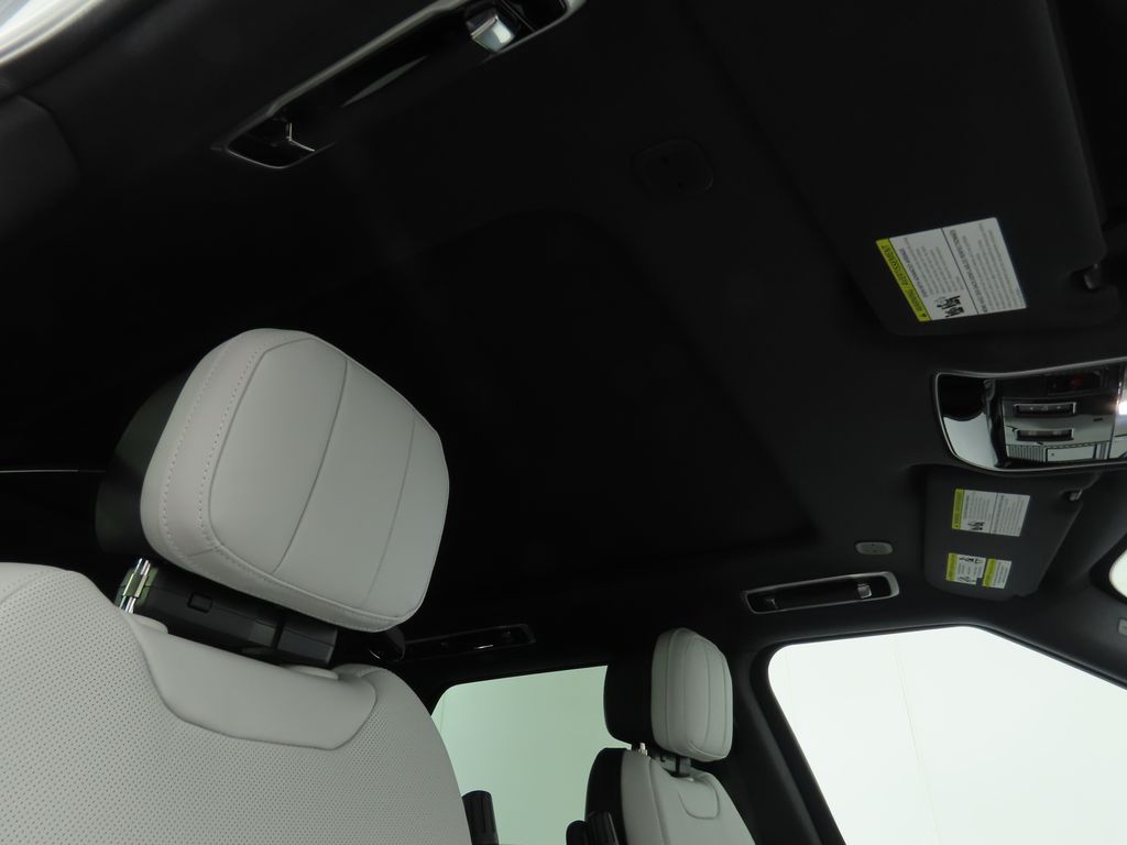 Thumbnail: 2025 Land Rover Range Rover Sport - 20