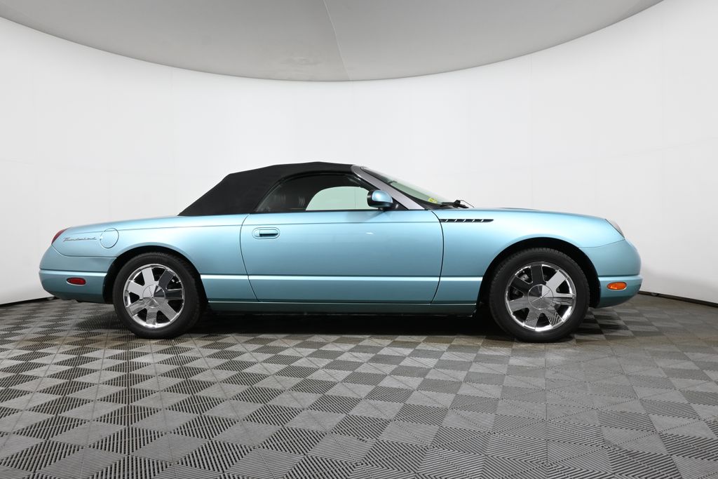 Thumbnail: 2002 Ford Thunderbird - 17