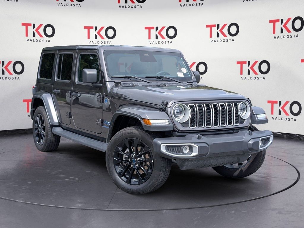 Used 2025 Jeep Wrangler SUV