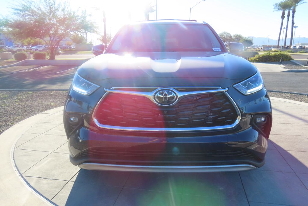 Thumbnail: 2026 Toyota Highlander - 2