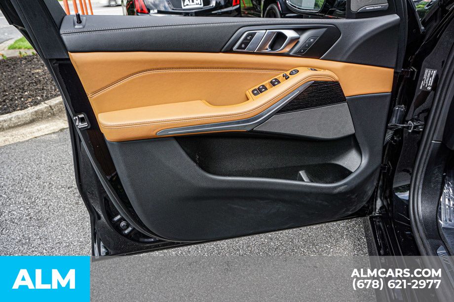 Used 2025 Black BMW sDrive40i image 51