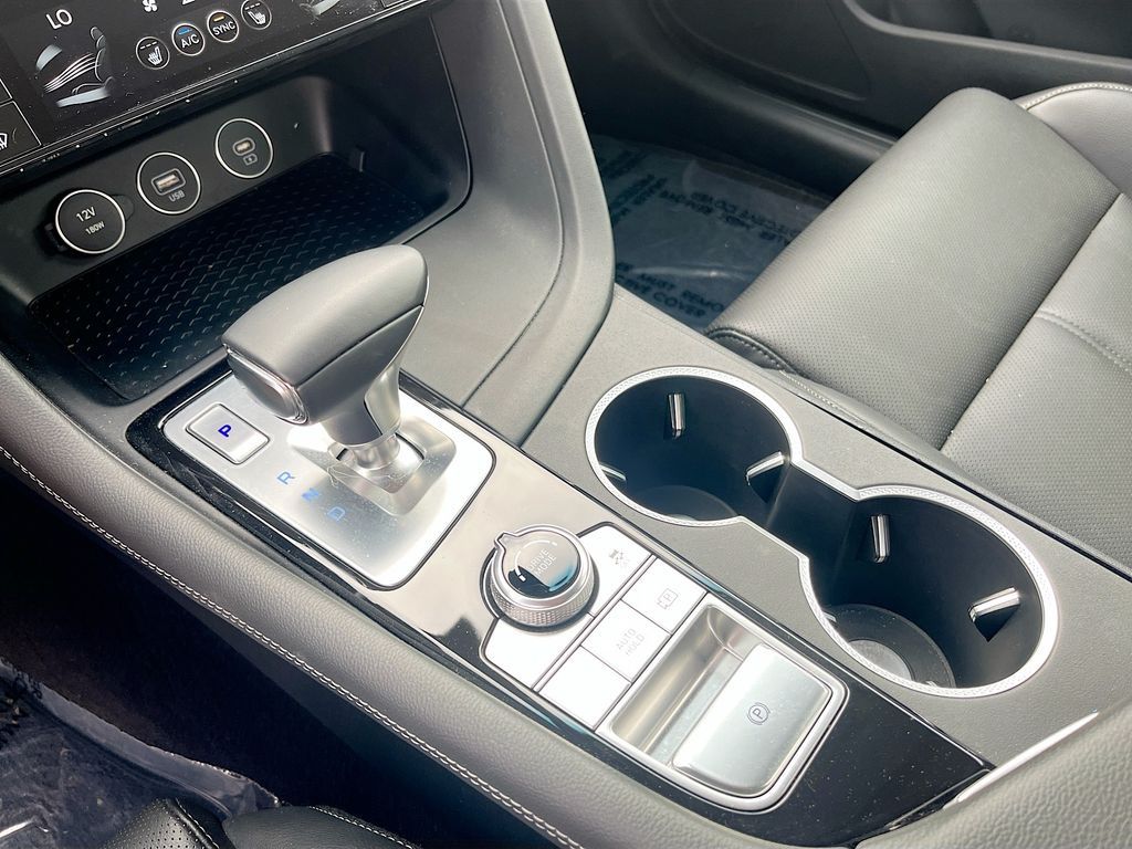 Used 2025 White Genesis 2.5T image 17