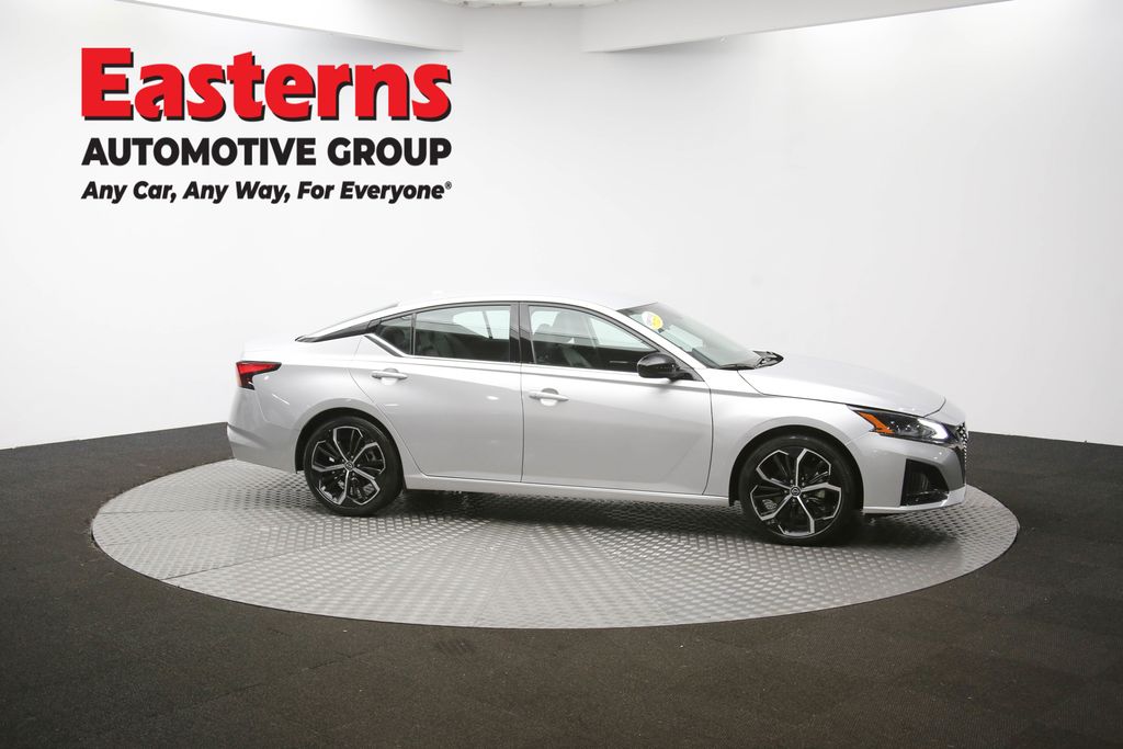 Used 2024 Silver Nissan 2.5 SR image 45