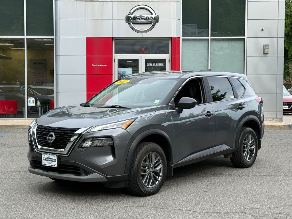 Pearl White Tricoat/Super Black 2023 Nissan Rogue SUV / Crossover All-Wheel Drive Continuously Variable Transmission
