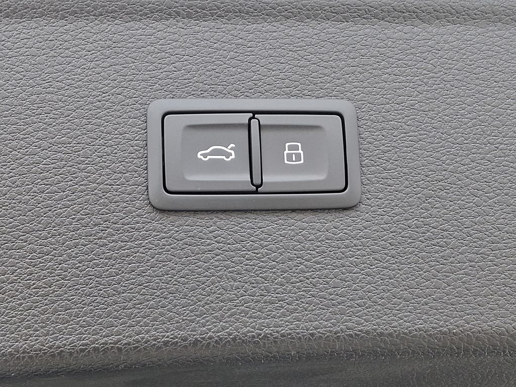 2025 Audi Q5 Premium 32