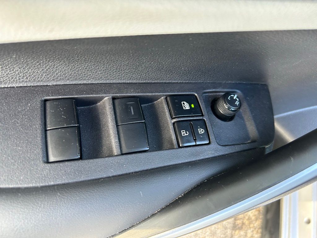 Thumbnail: 2024 Toyota Corolla - 16