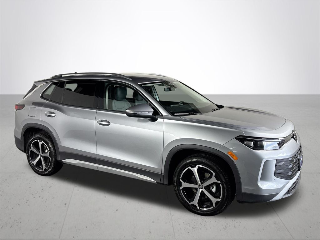 2025 Volkswagen Tiguan SE photo 4