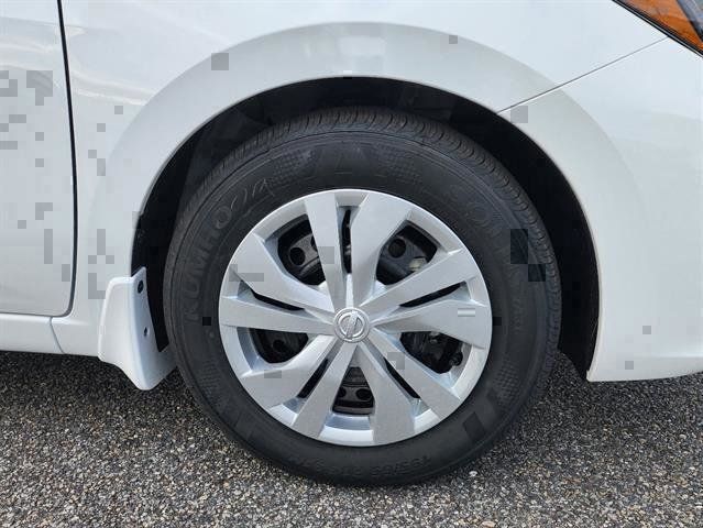 New 2025 Nissan Versa Sedan
