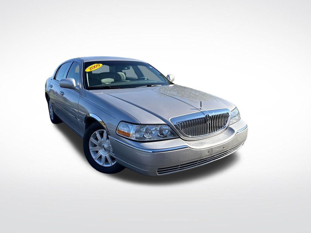 Silver Birch Clearcoat Metallic 2009 Lincoln Town Car Signature Limited Sedan Rear-Wheel Drive 4-Speed Automatic Overdrive