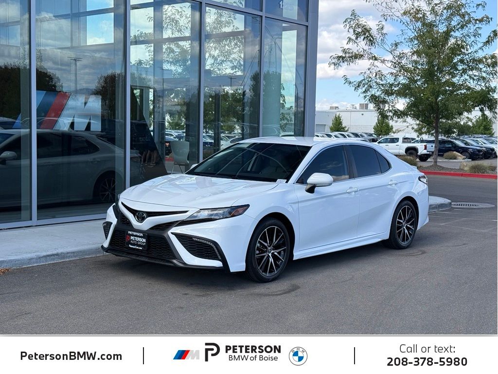  2023 Toyota Camry SE AWD   