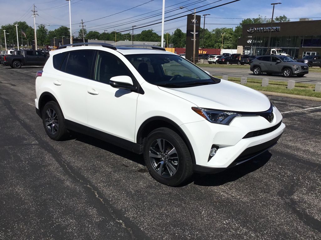 Thumbnail: 2018 Toyota RAV4 - 7