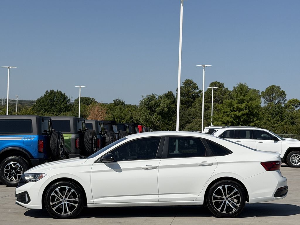 Used 2023 Volkswagen Jetta Sedan