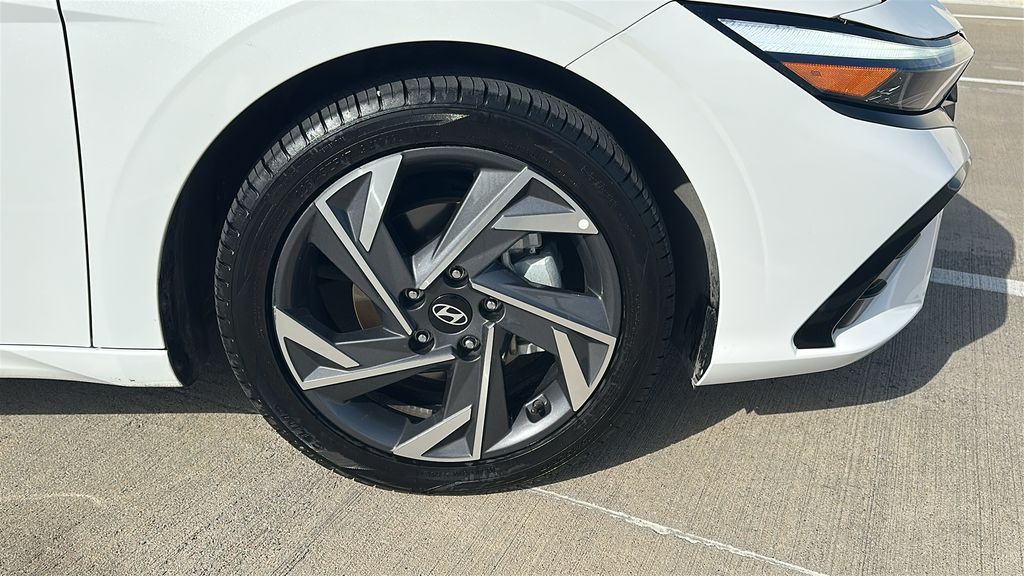 2024 Hyundai Elantra Limited White at Baytown Hyundai
