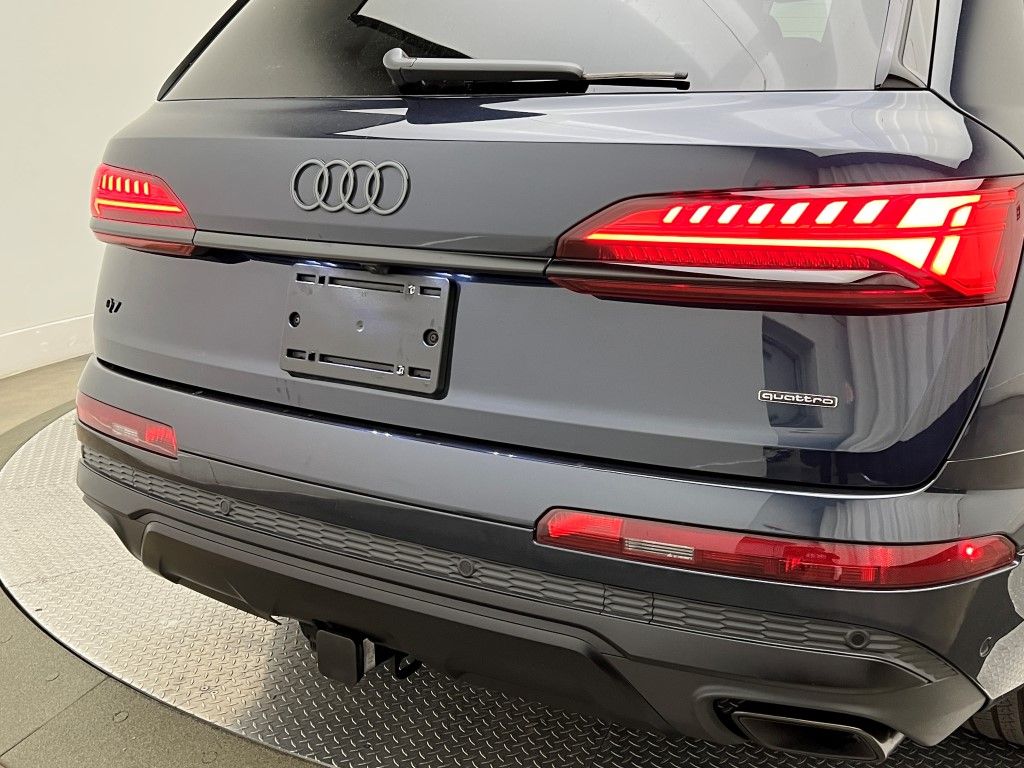 Thumbnail: 2025 Audi Q7 - 7