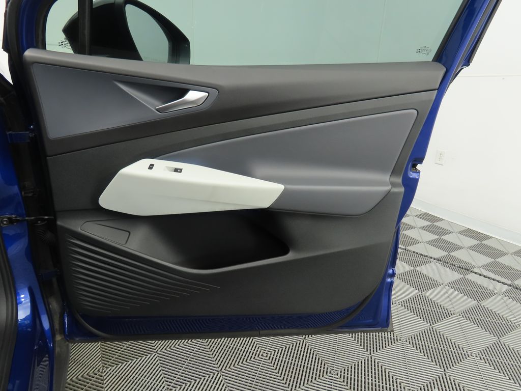 Thumbnail: 2021 Volkswagen ID.4 - 26