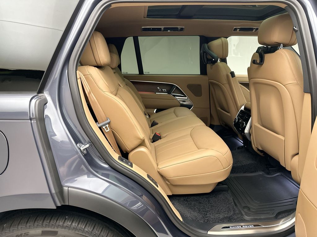 Thumbnail: 2026 Land Rover Range Rover - 7
