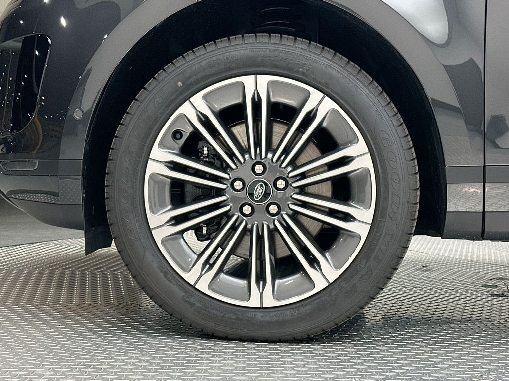 Thumbnail: 2026 Land Rover Range Rover Evoque - 5