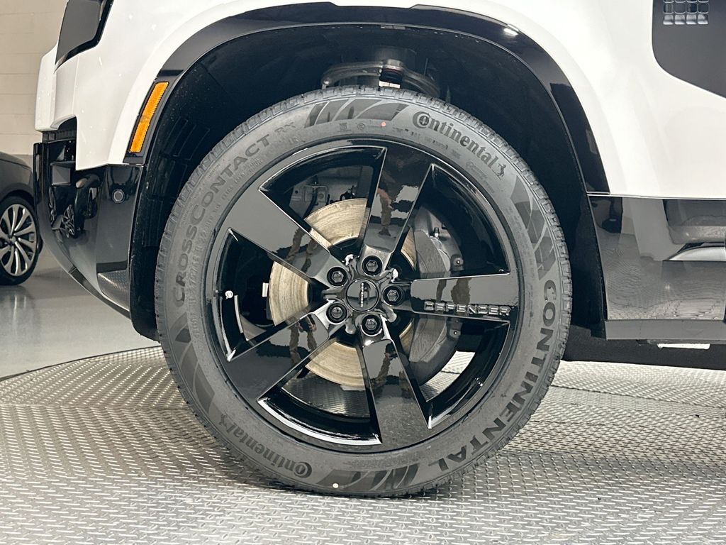 Thumbnail: 2026 Land Rover Defender - 5