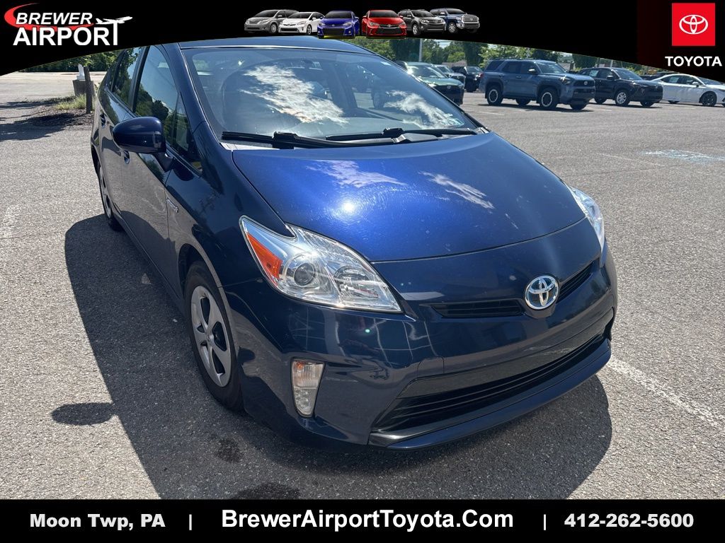 2015 Toyota Prius's photo