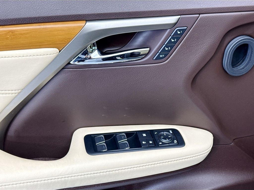 Thumbnail: 2017 Lexus RX - 23