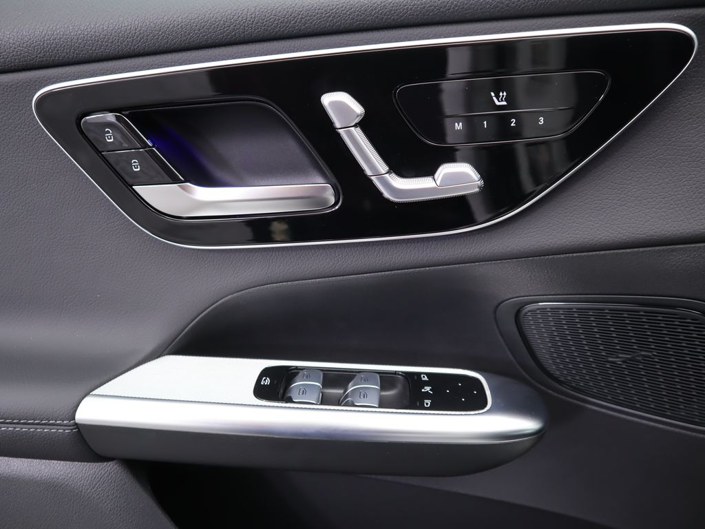 Thumbnail: 2025 Mercedes-Benz GLC - 23