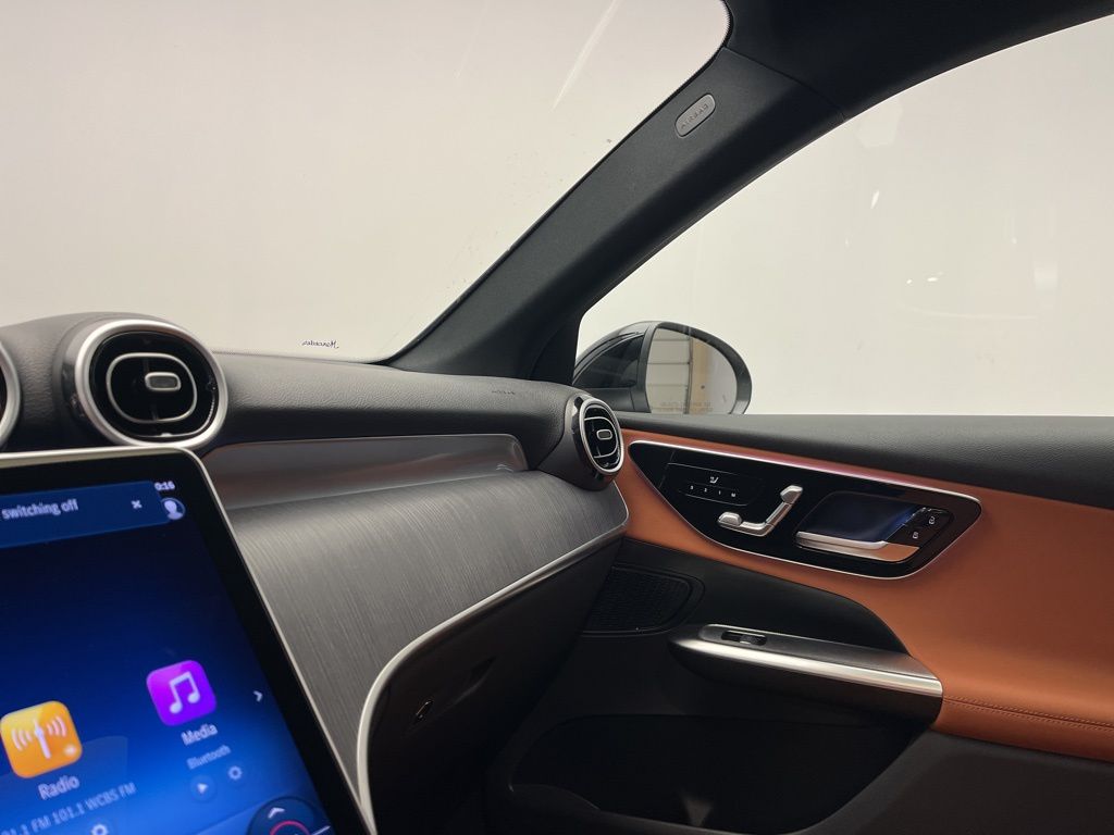 Thumbnail: 2025 Mercedes-Benz GLC - 21