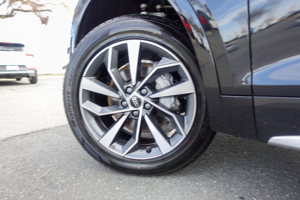 Used 2024  Audi 45 S line Premium image 10