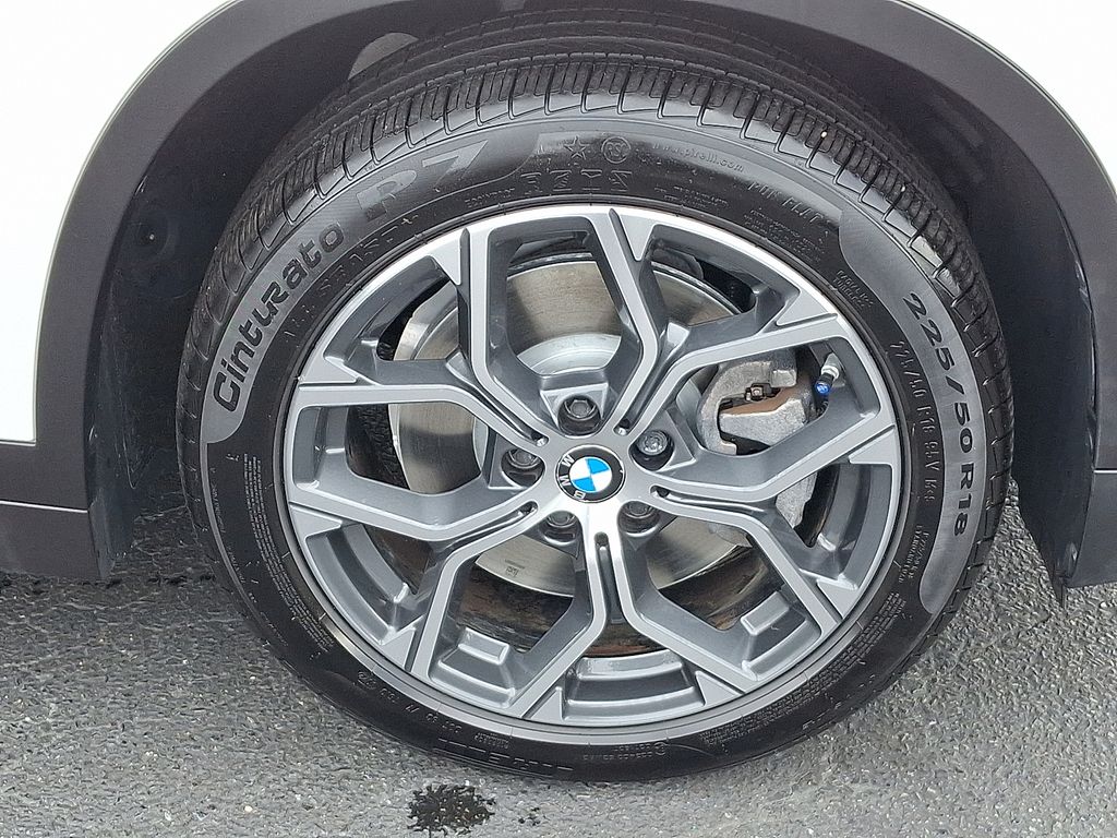 Thumbnail: 2021 BMW X1 - 8