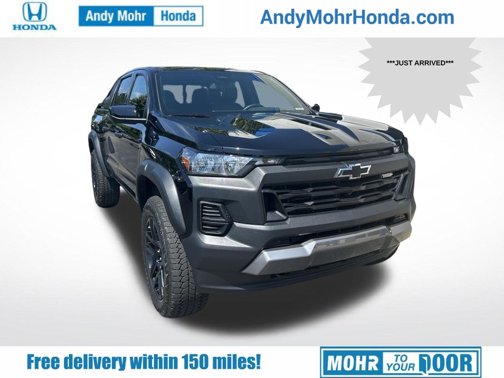 Black 2025 Chevrolet Colorado Pickup Truck Four-Wheel Drive 8-Speed Automatic