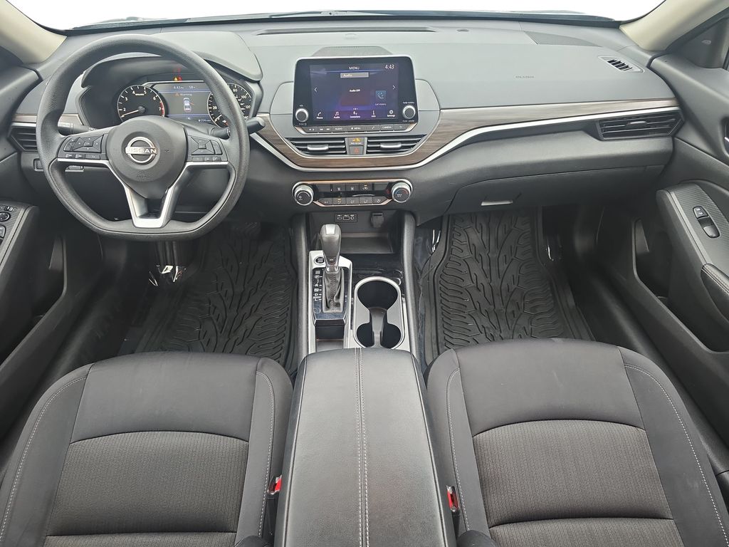 Used 2024 Nissan Altima Sedan