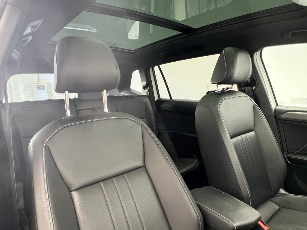 Thumbnail: 2022 Volkswagen Tiguan - 7