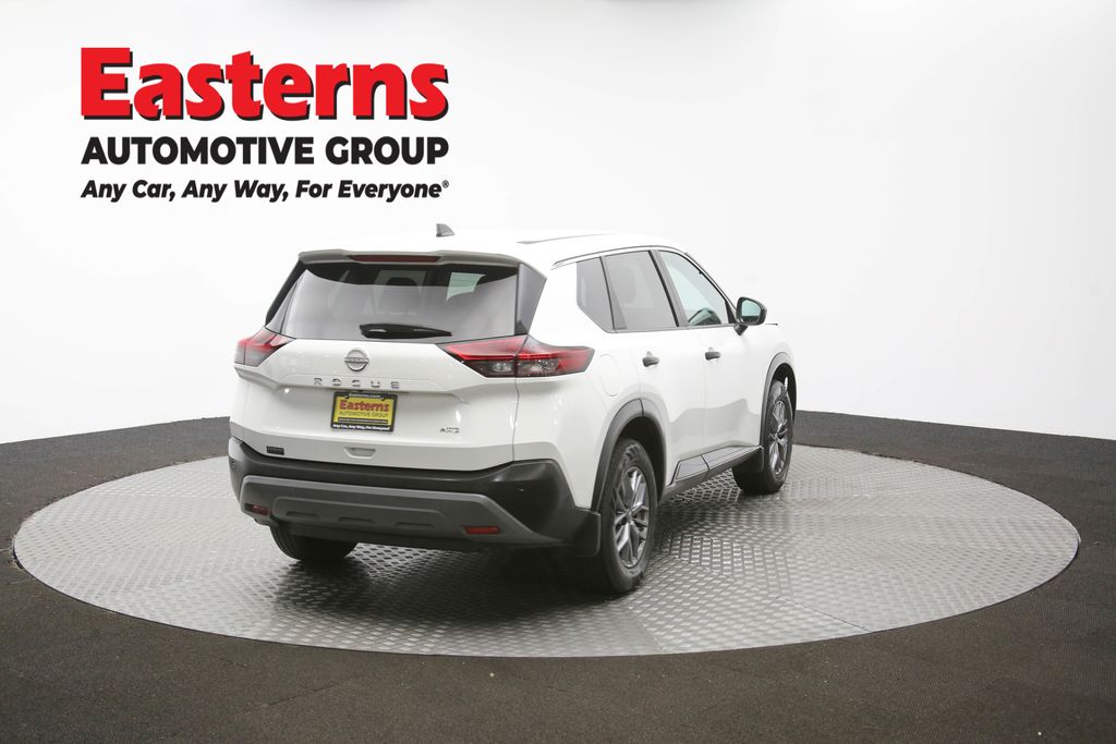 Used 2022 White Nissan S image 39
