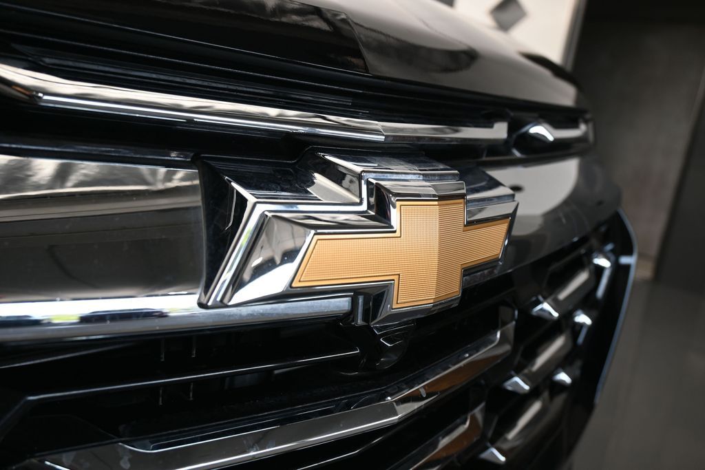 Used 2026 Mosaic Black Metallic Chevrolet LT image 45