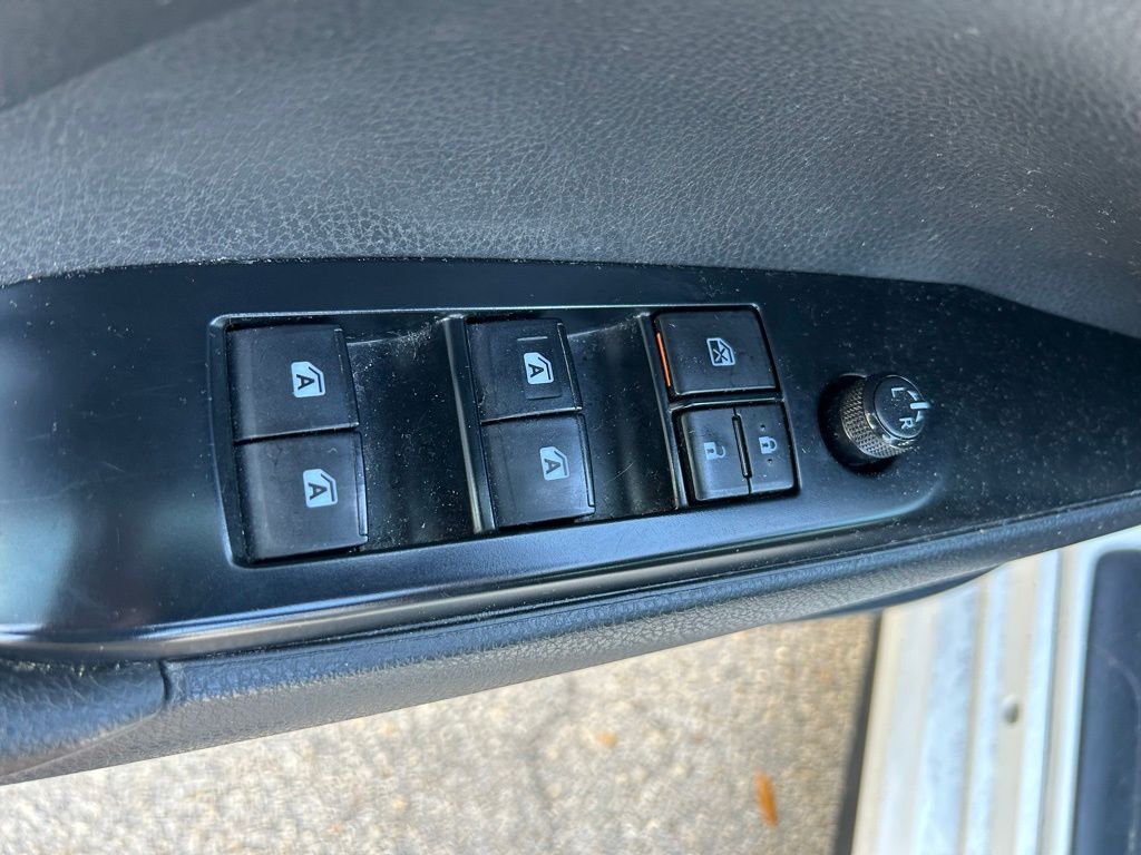 Thumbnail: 2020 Toyota Camry - 16