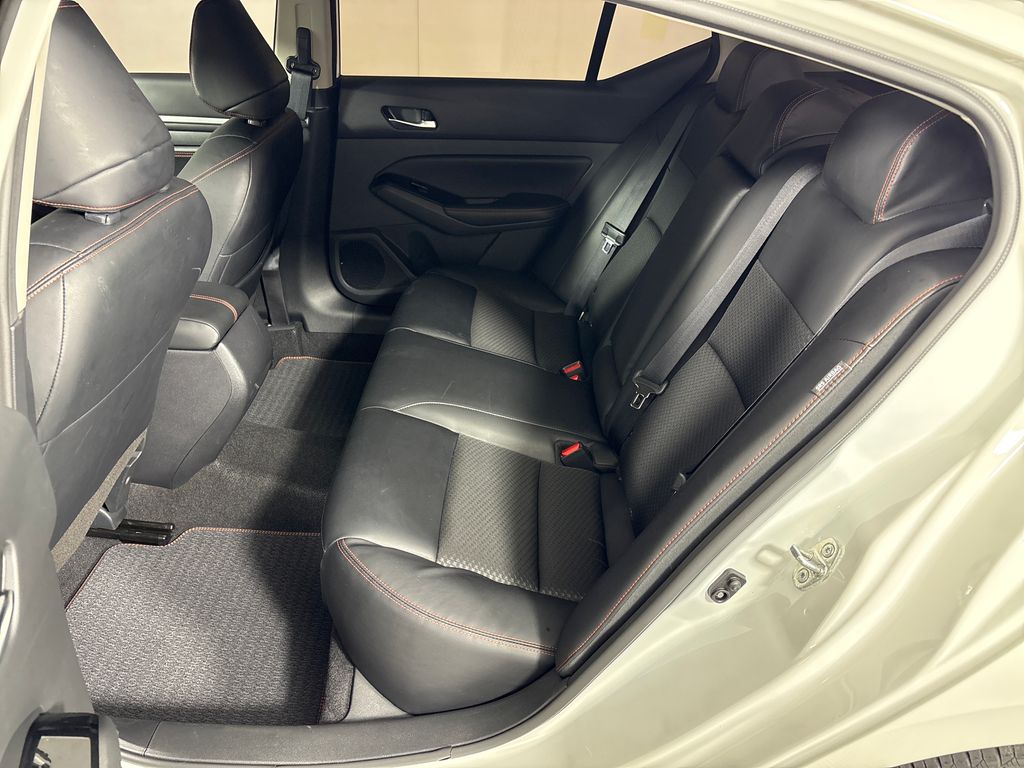 2023 Pearl White Tricoat Nissan Altima 2.5 SR FWD Sedan