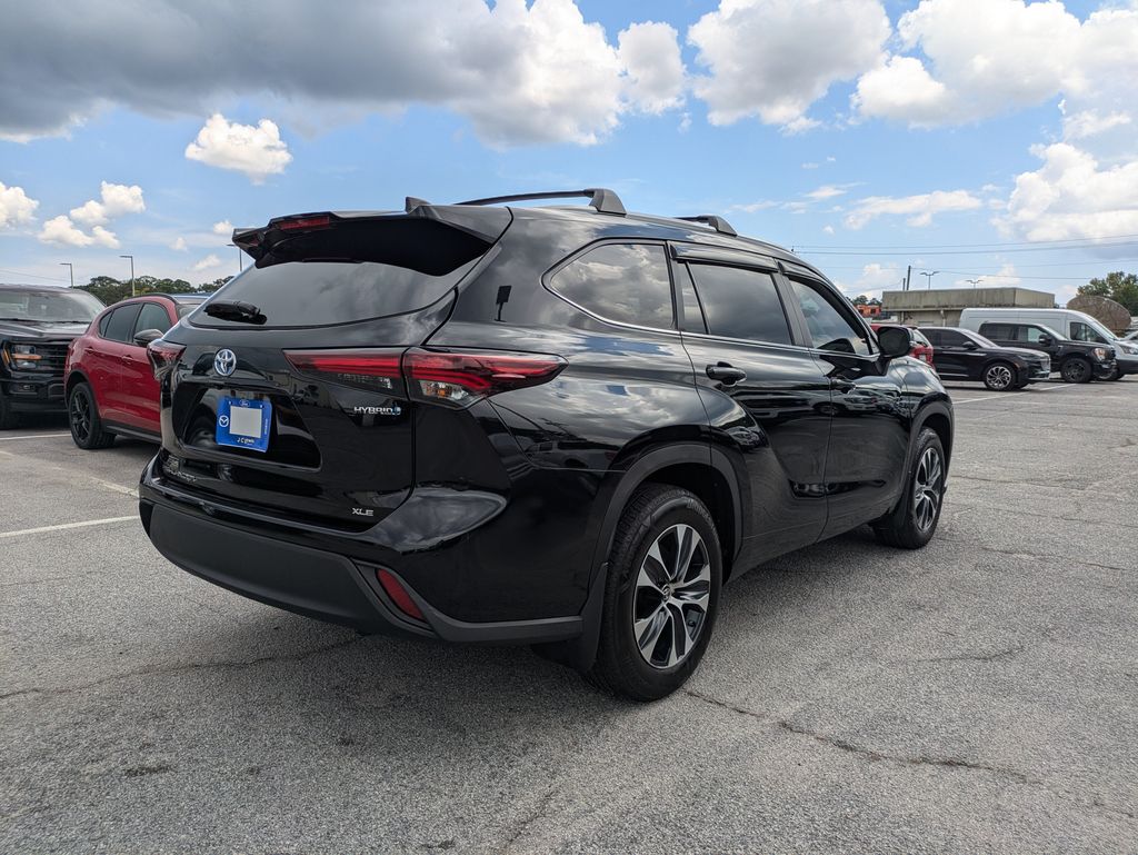2024 Toyota Highlander Hybrid XLE