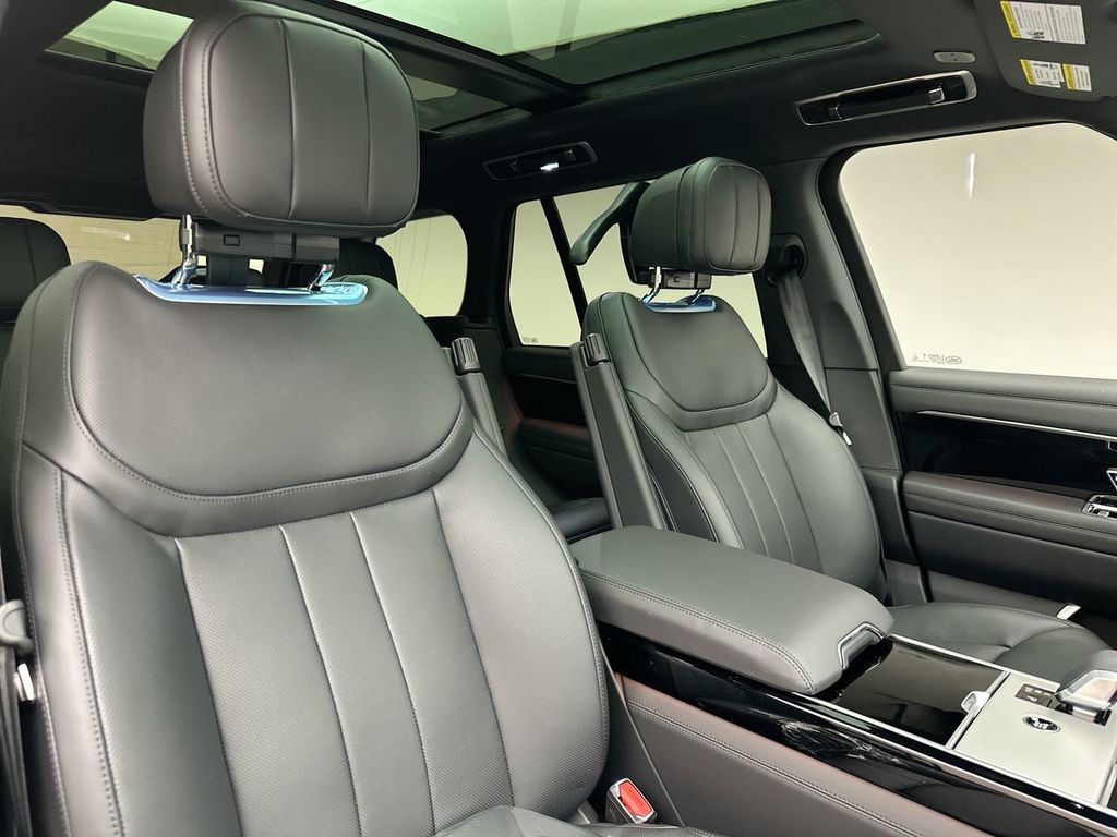 Thumbnail: 2026 Land Rover Range Rover - 14