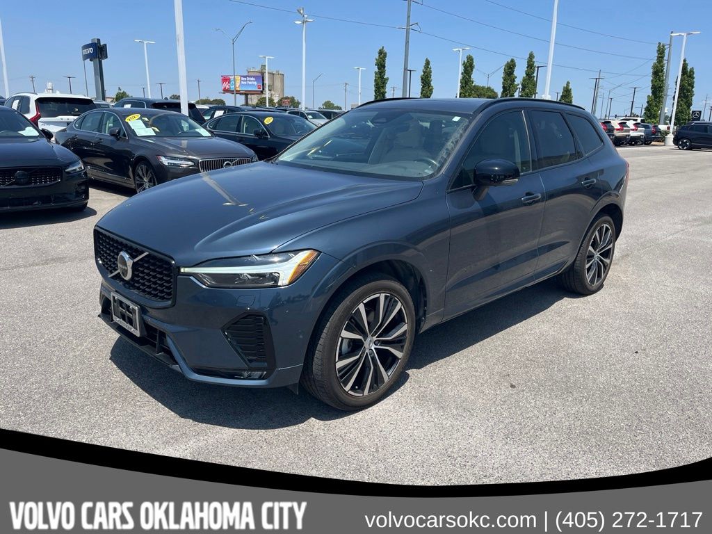 2024 Volvo XC60 B5 Plus Dark Theme