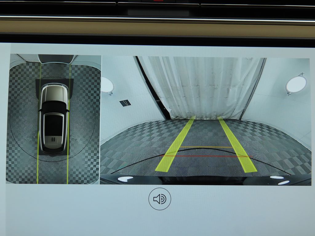 Thumbnail: 2025 Land Rover Range Rover - 15